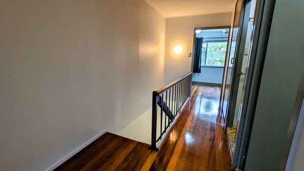 CLEAN & COMFORTABLE, SHORT WALK TO ALL YOUR EVERYDAY NEEDS - Photo 1