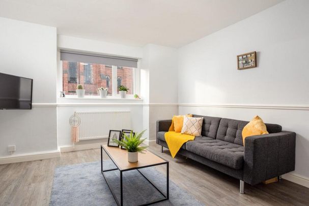 4 bedroom flat to rent - Photo 1