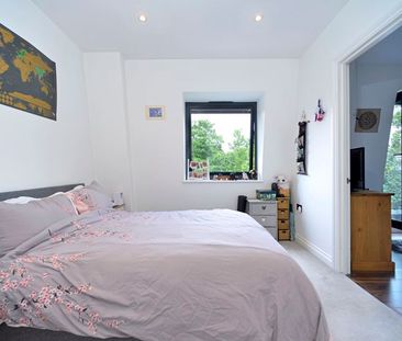 Flambard Way, Godalming, Surrey, GU7 - Photo 3