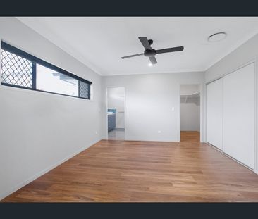 Luxurious 3 bedroom home with heated mineral pool and thoughtful la... - Photo 2