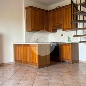 Trilocale in affitto - Photo 2