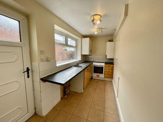 2 bedroom terraced house to rent - Photo 1