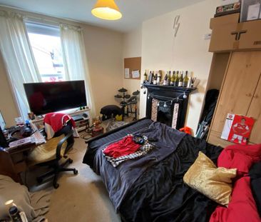 4 bedroom terraced house to rent - Photo 2