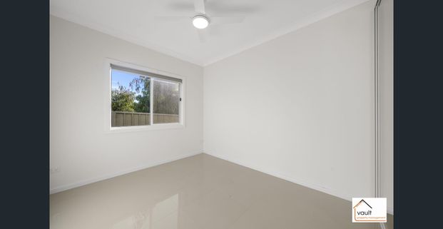 Convenient Living - close to shops and schools - Photo 1