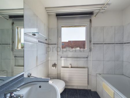 Exclusive offer: Stylish 5.5-room apartment with distant views in Dällikon (ZH) - Photo 4