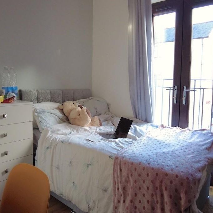 Student En-Suite Room - Available Now - Photo 1