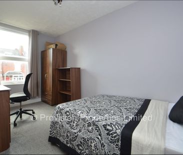 5 Bedroom Houses in Burley - Photo 6