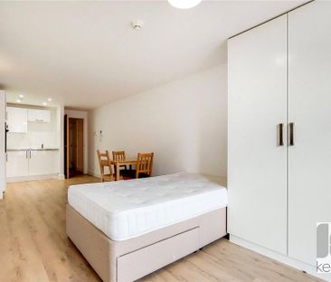 Studio to rent - Photo 1