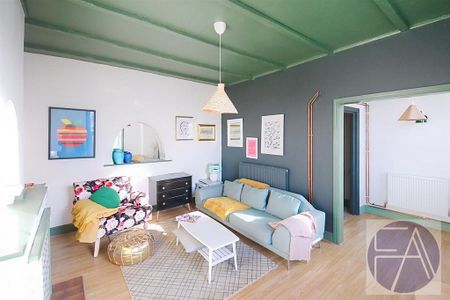 2 bedroom flat to rent - Photo 2