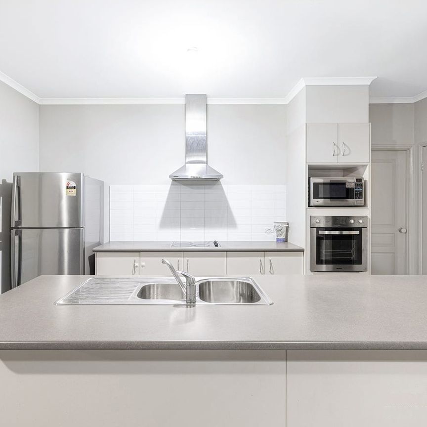 24 Ridgeview St, Carindale QLD 4152 - House For Rent | Domain - Photo 1