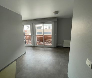 Location Appartement 1 pièce 22m² DEVILLE LES ROUEN 76250 - Photo 1