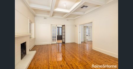 COMFORT LUXURY LIVING IN WAGGA'S CBD - Photo 5