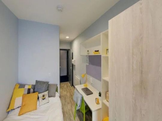 1 bedroom in a flat share to rent - Photo 1