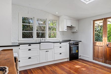 Character Home in the Heart of Cust - Photo 5
