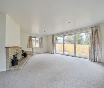 3 bedroom detached bungalow to rent - Photo 1