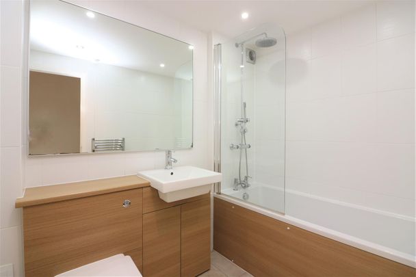 Telegraph Place, London, E14 9XE - Photo 1