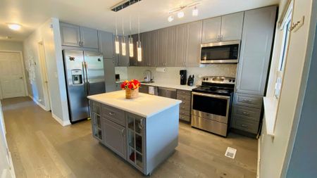 For Lease - 1601 Sandgate Crescent Unit# Main, Mississauga, Ontario - Photo 5