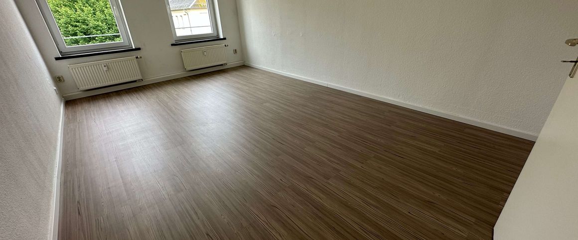 4. OG mit großem Balkon - EBK vorhanden *** - Foto 1