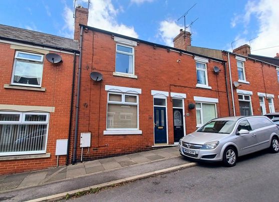 2 bedroom terraced house to rent - Photo 1