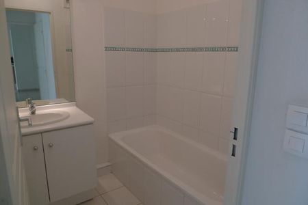 Location Appartement 3 pièces 58m² BRIGNOLES 83170 - Photo 4