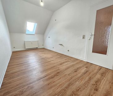Großzügige 4,5 Zimmer Wohnung komplett renoviert - Foto 1