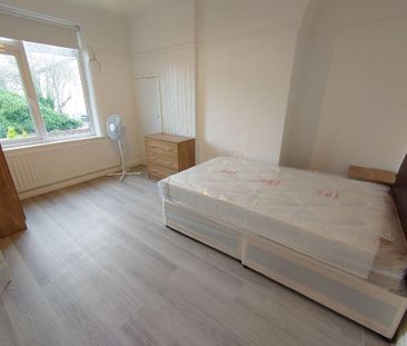 4 bedroom terraced house to rent - Photo 6