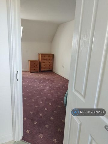 1 bedroom in a house share to rent - Photo 5