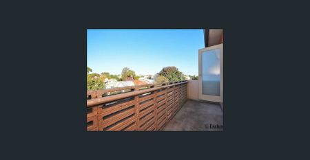 Recently refurbished 1 Bedroom Unit with Garage - Photo 3