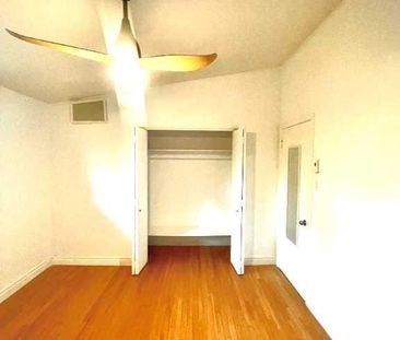 Magnifique appartement 5 ½ rénové au rez-de-chaussée, spacieux, lum... - Photo 3