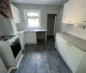 10 Devonshire Road North, S43 - Photo 5