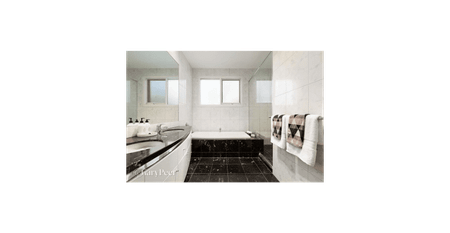 A Perfect Blend of Luxury and Convenience - Photo 4