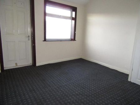 4 bedroom apartment to rent - Photo 3