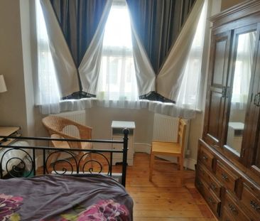 Room in a Shared House, Edward Road, E17 - Photo 2