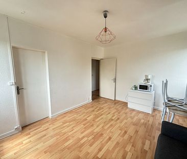Location Appartement 2 pièces 45m² - Photo 2