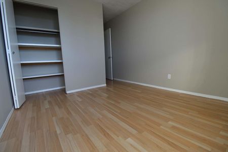 305 13 Avenue NE, Calgary - Photo 4