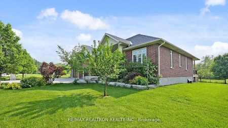 For Lease - 4 Blake Street, East Gwillimbury, Ontario - Photo 4