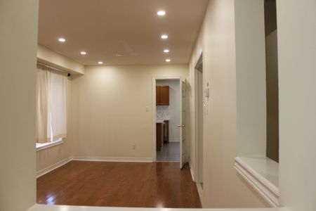 For Lease - 424 Oaktree Circle, Mississauga, Ontario - Photo 3