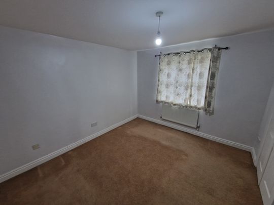 Bowness Grove, Willenhall, WV12 - Photo 1