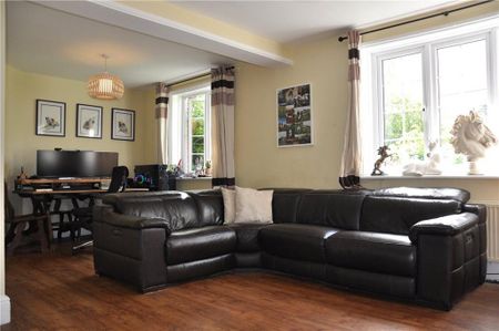 2 bedroom semi-detached house to rent - Photo 2