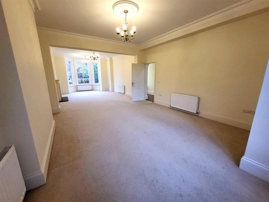 6 bedroom terraced house to rent - Photo 1