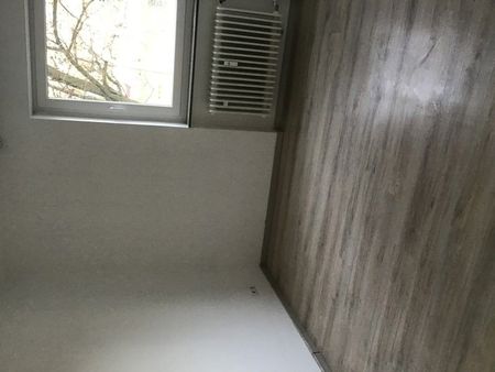 Kleine zwei Zimmer Wohnung zum kleinen Preis in innerstädtischer Lage - Photo 2