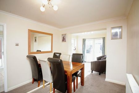 4 bedroom semi-detached house to rent - Photo 4