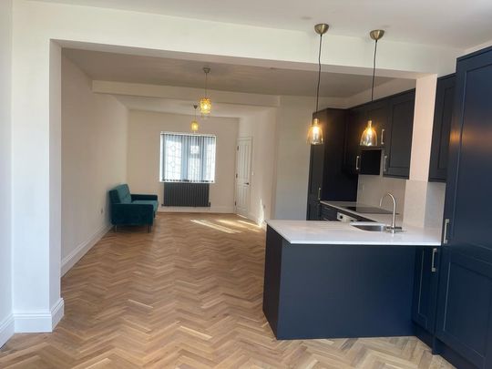 3 Bed Terraced House, Manor Road, E17 - Photo 1