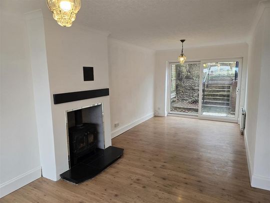 3 bedroom semi-detached house to rent - Photo 1