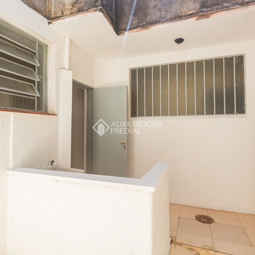 Apartamento com 1 quarto e 53m² para alugar em Santa Maria Goretti, Porto Alegre. - Photo 1