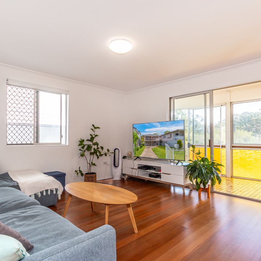 8 View Street, Woody Point QLD 4019 - House For Rent | Domain - Photo 1