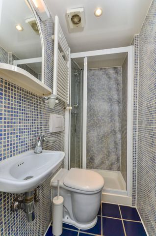 BILLS INCLUDED - Self-contained Studio Apartment in Earl's Court, London SW5 - Photo 4