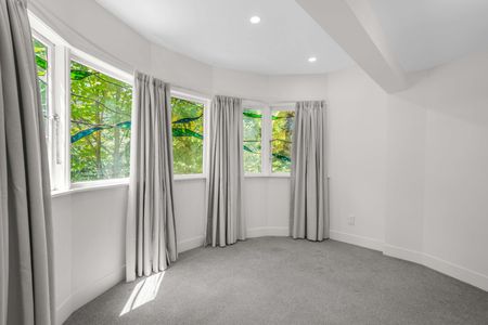 Eastbourne Living - Photo 2