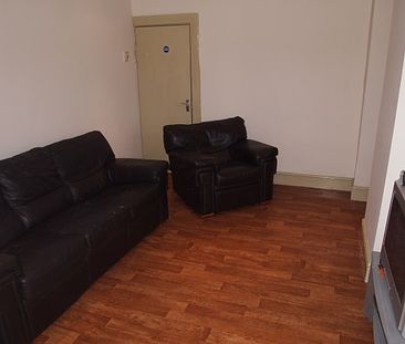 21 Bed Student House Blackpool - Photo 3