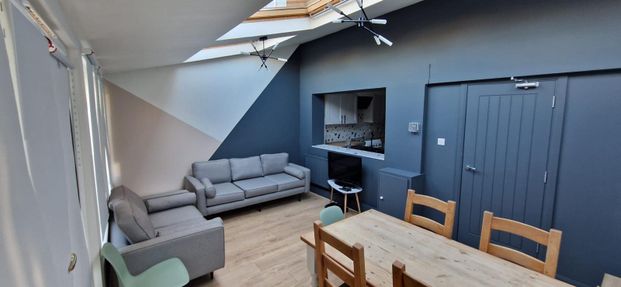 6 bedroom house - Photo 1